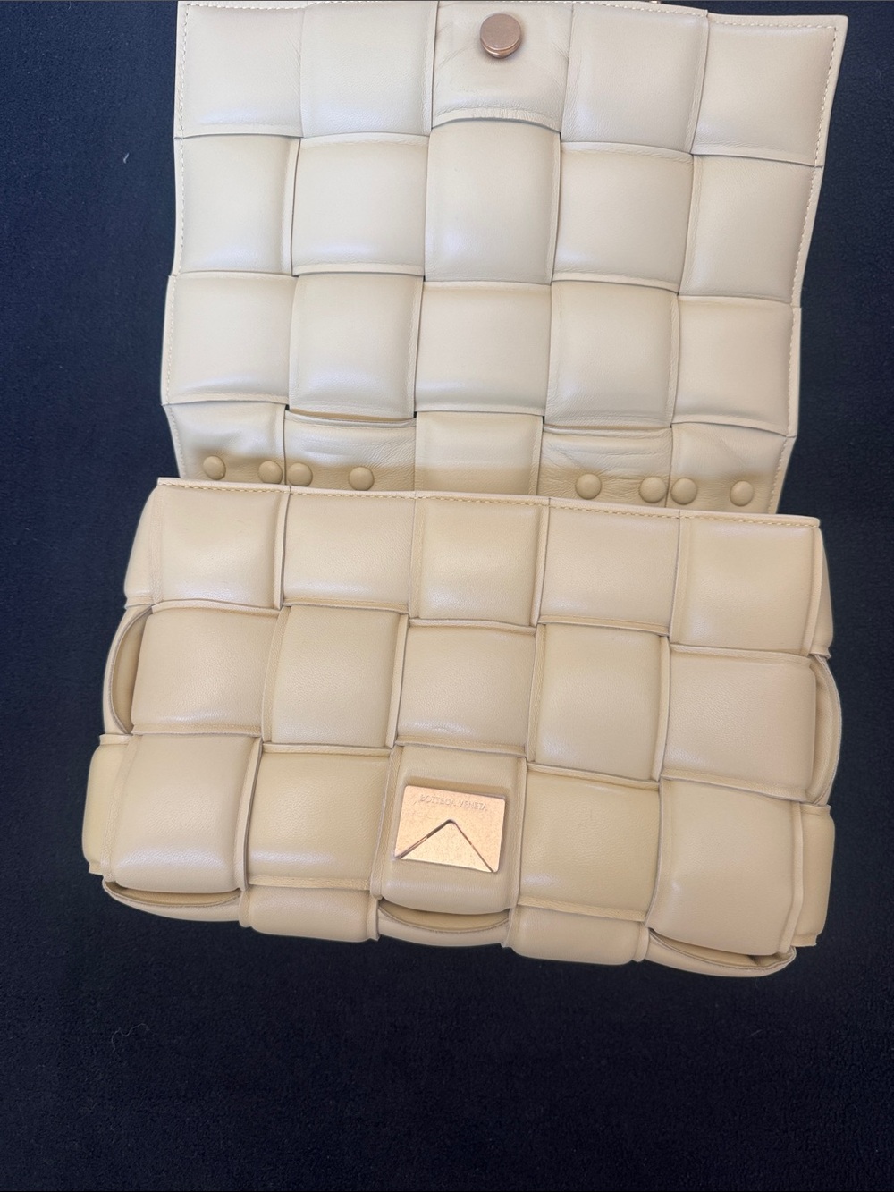 Bottega Veneta Padded Intrecciato Shoulder Bag in Cream with Gold Chain - Picture 5 of 9